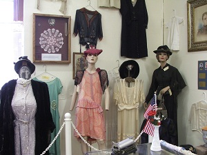 Sanford-Museum-clothes