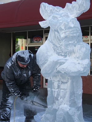 Alamosa-moose-mascot-carving