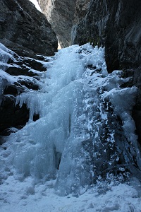 Frozen-Zapata-Falls