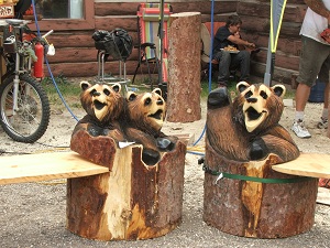 Wood-carved-bears